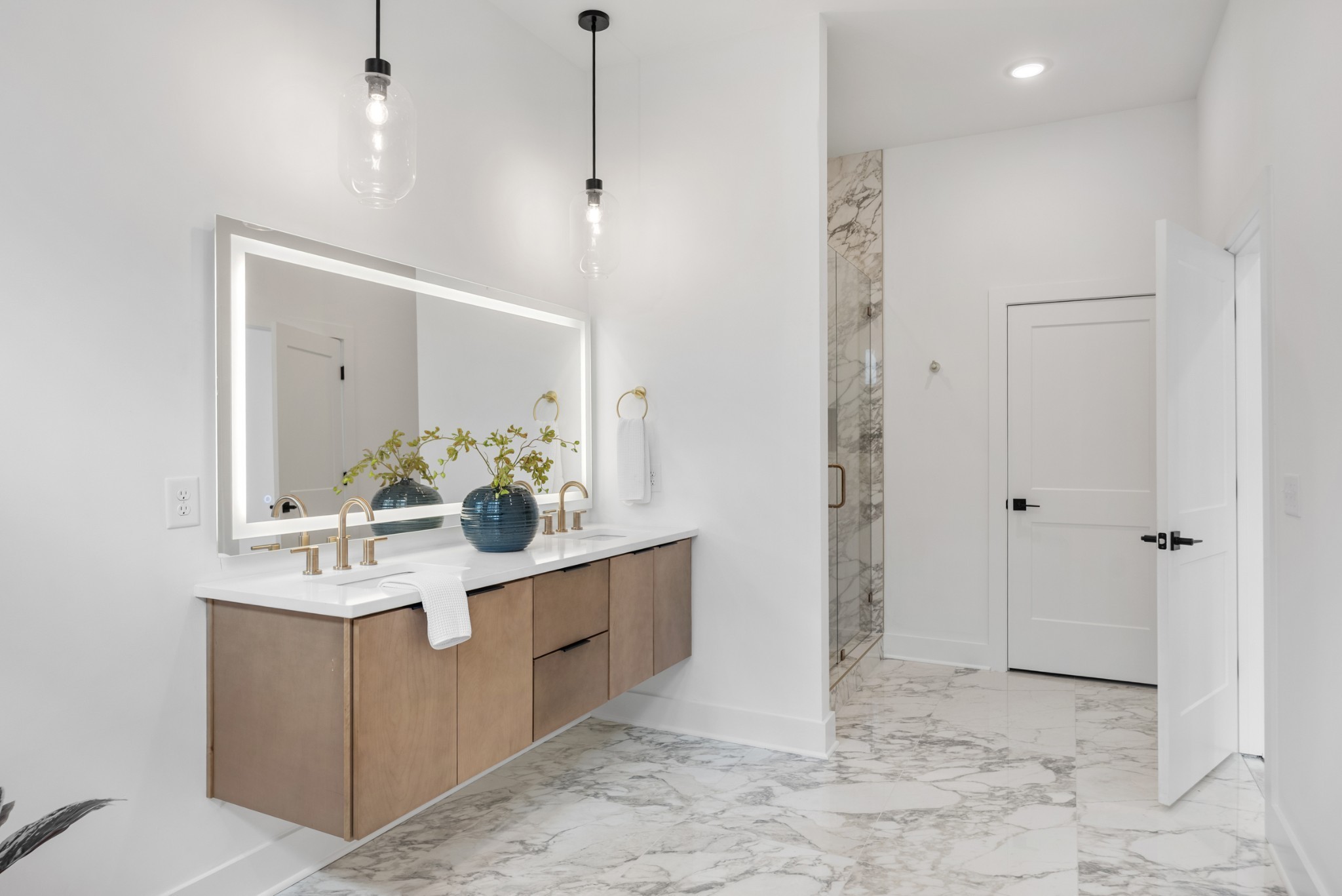 3021 Edwin Street Nashville, TN 37207 - Photo 27 of 48 a bathroom with a sink and a mirror