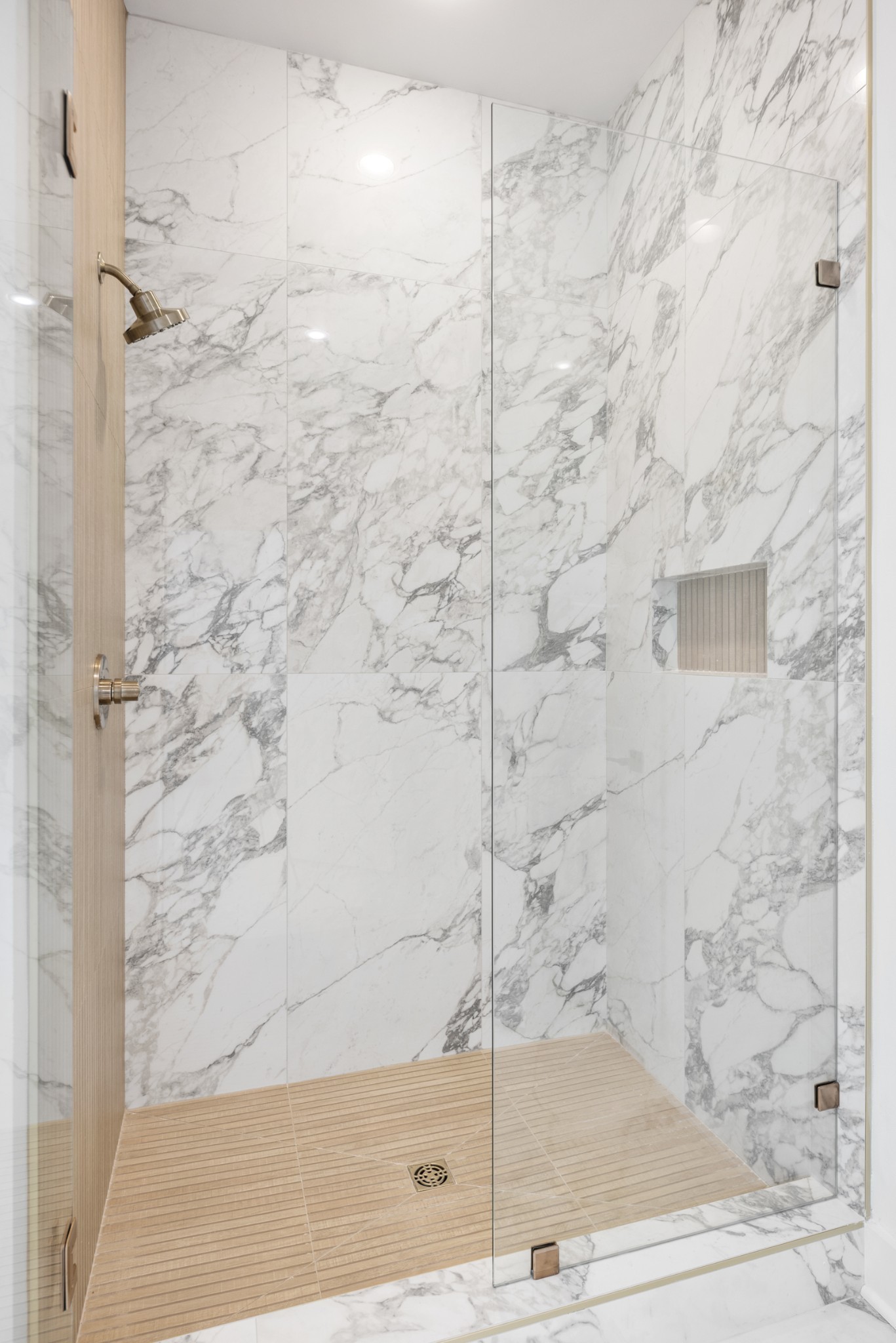 3021 Edwin Street Nashville, TN 37207 - Photo 29 of 48 a bathroom with a shower