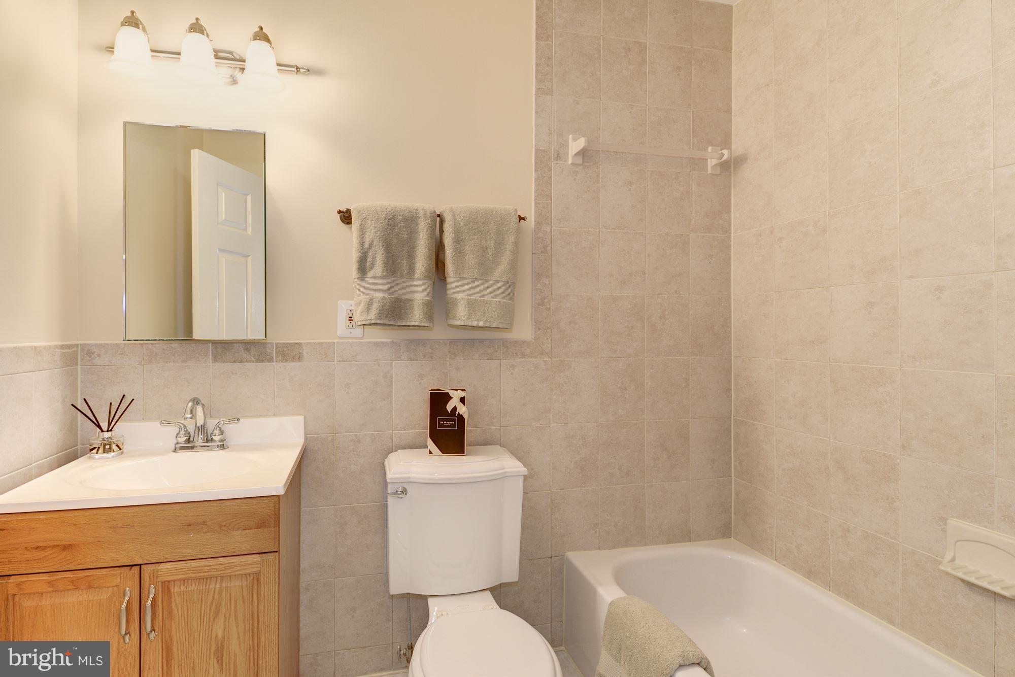 415 W Street Northeast, Unit A Washington, DC 20002 - Photo 16 of 30 Bath