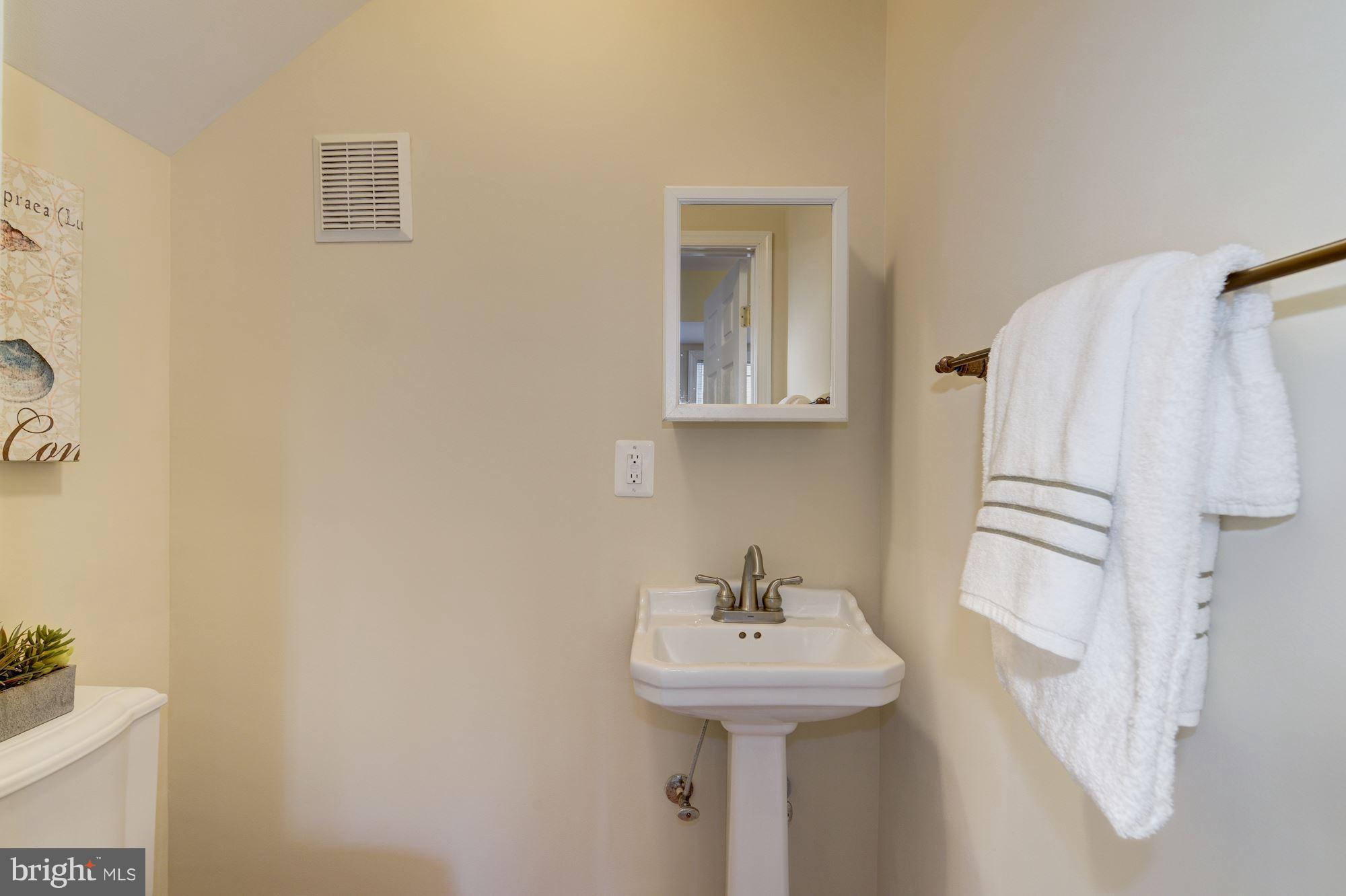 415 W Street Northeast, Unit A Washington, DC 20002 - Photo 6 of 30 Bath