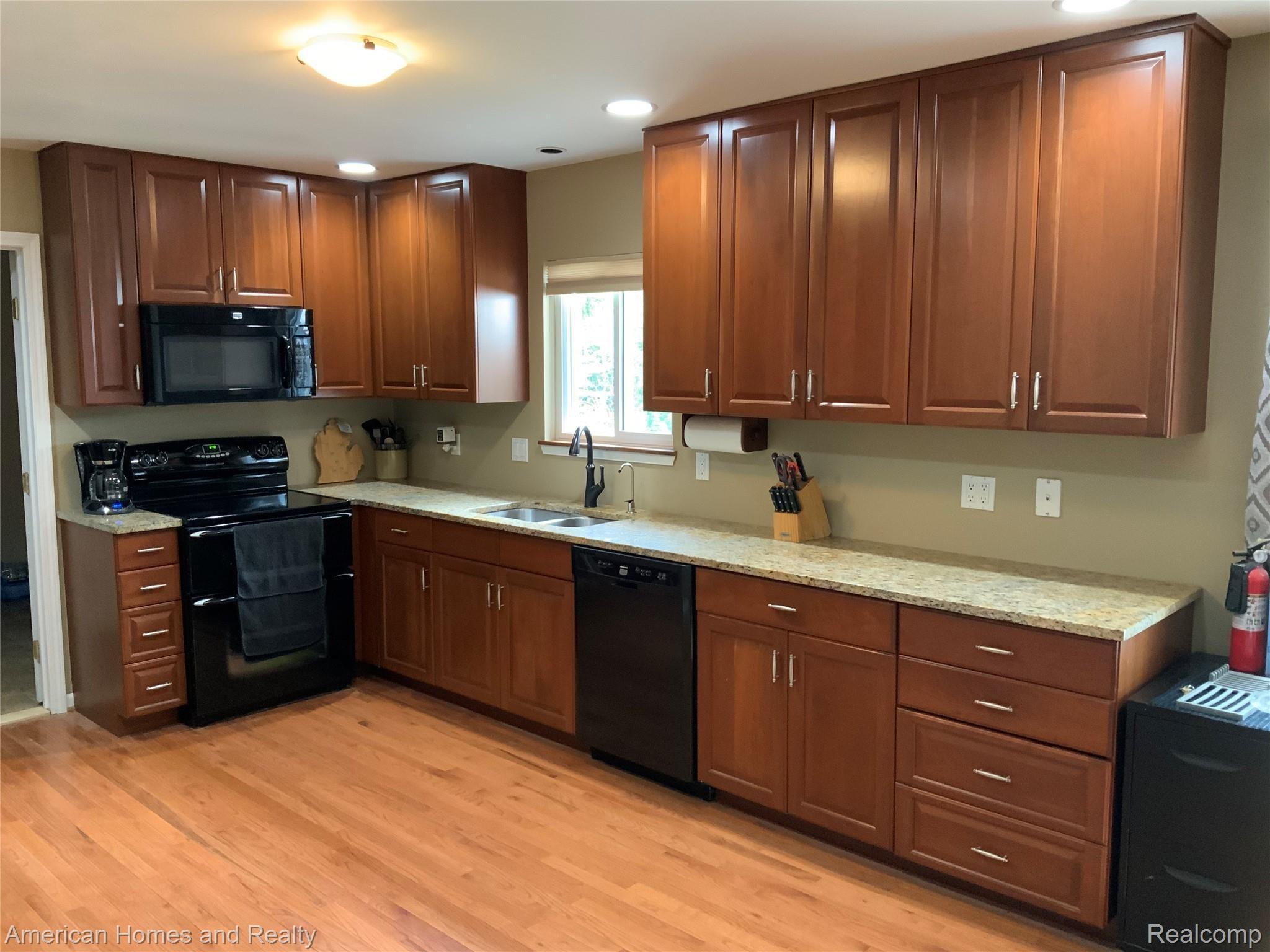 2045 Hasler Lake Road Lapeer, MI 48446 - Photo 6 of 35 711D2DF0-3E90-4A6A-8228-86C3E9208EEF.jpeg