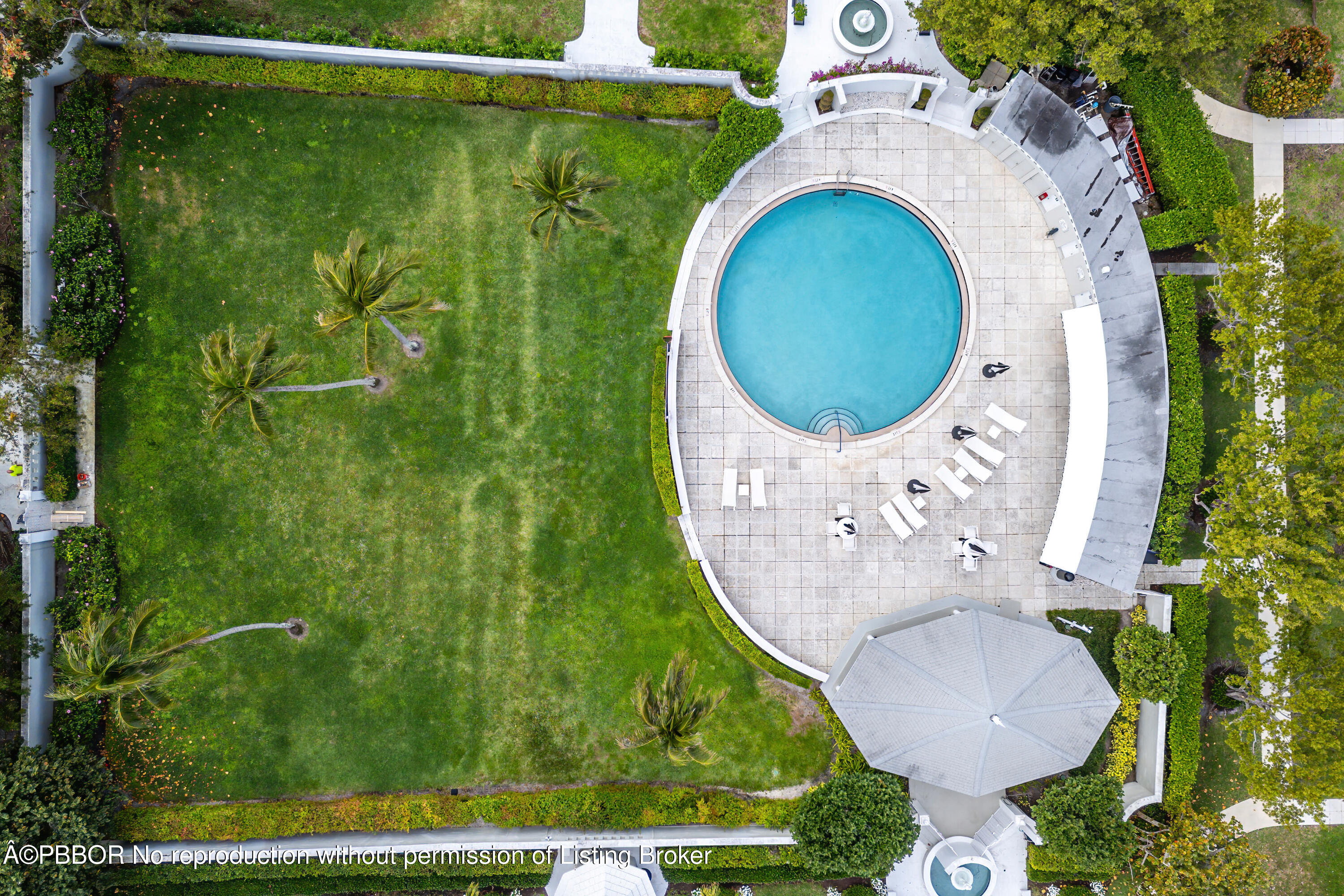 2150 Ibis Isle Road, Unit 80 Palm Beach, FL 33480 - Photo 28 of 29 Ibis Isle Community Pool