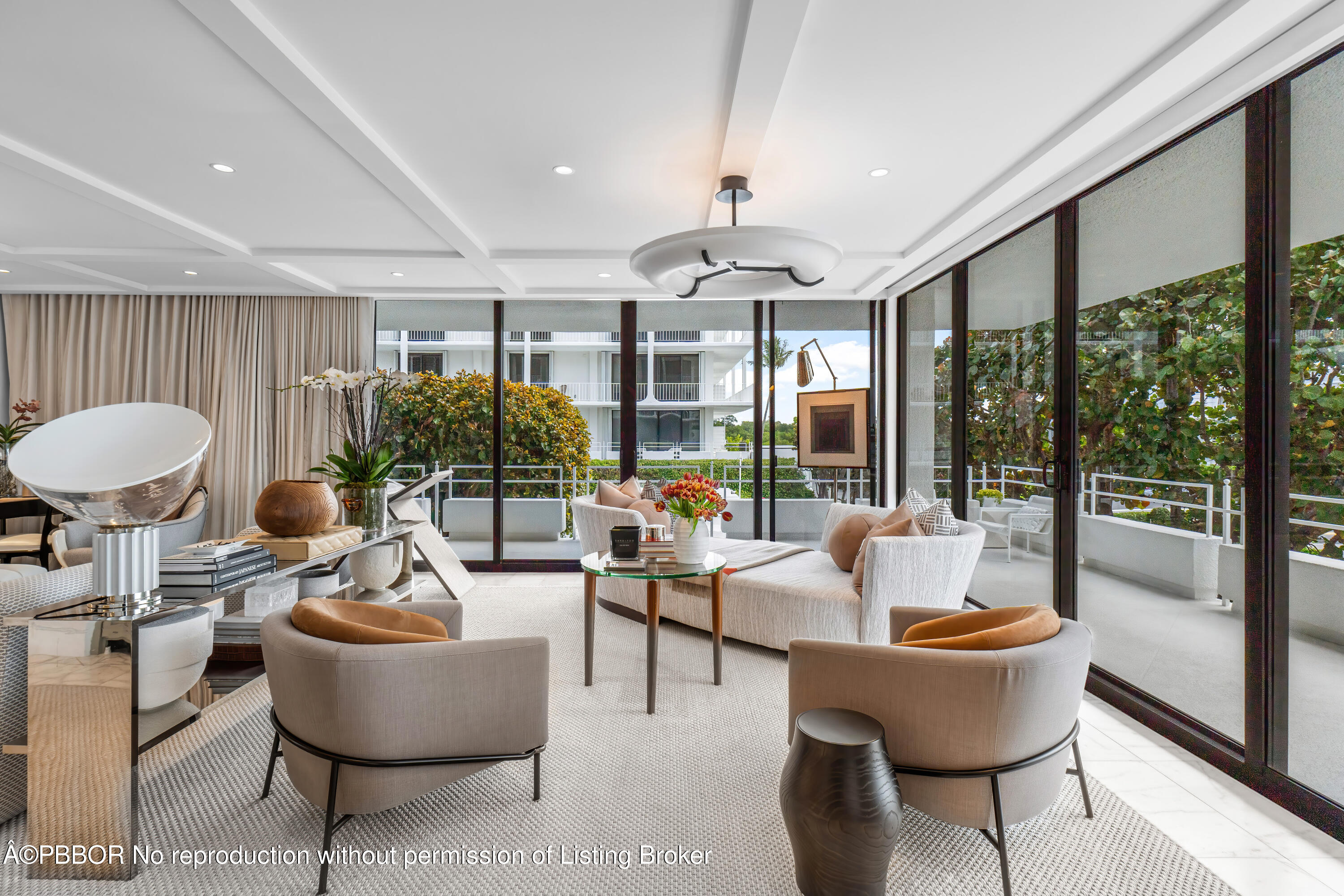 2150 Ibis Isle Road, Unit 80 Palm Beach, FL 33480 - Photo 4 of 29 Living Room