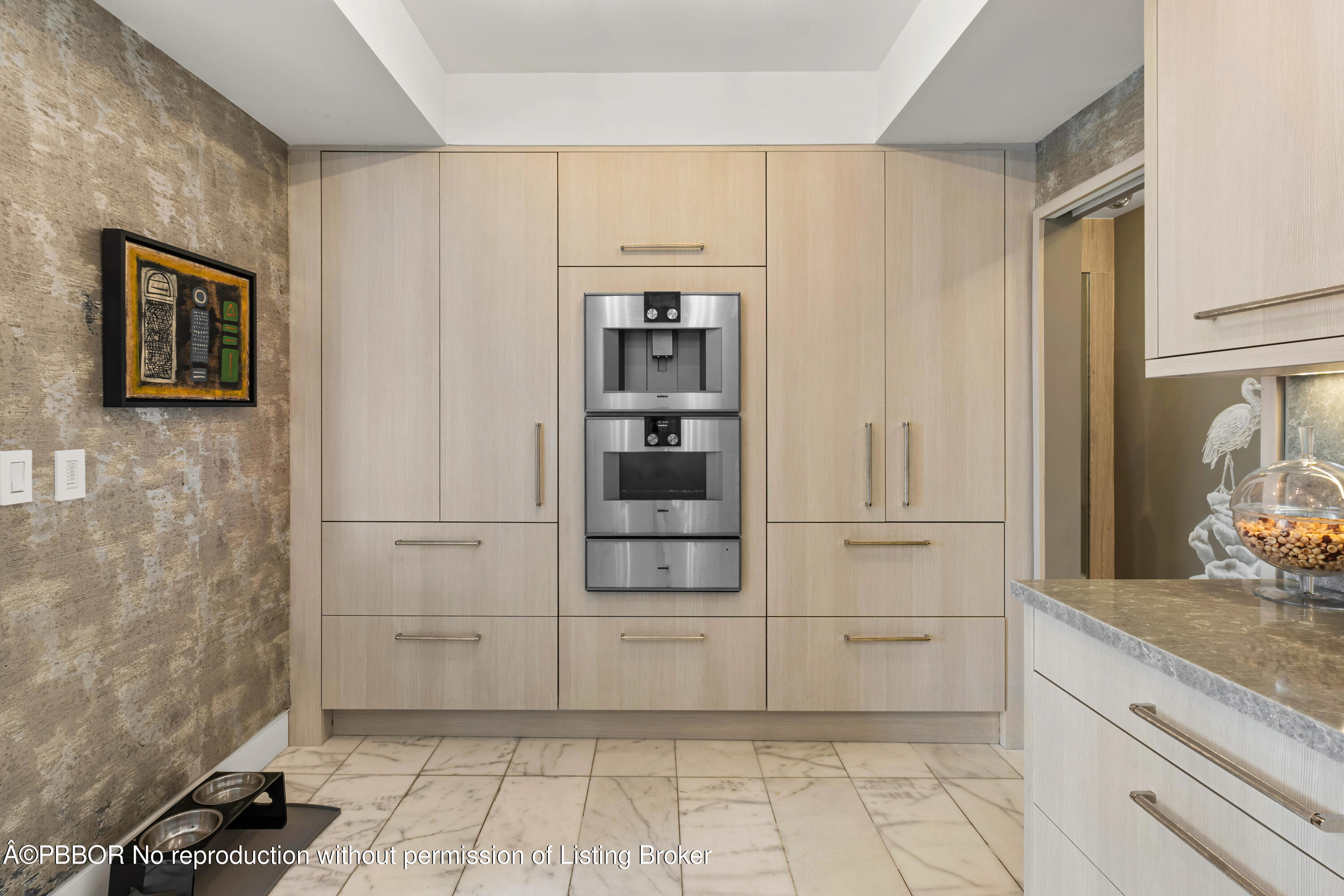 2150 Ibis Isle Road, Unit 80 Palm Beach, FL 33480 - Photo 10 of 29 Kitchen & Coffee Station