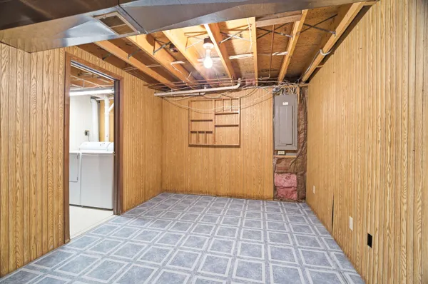 $229,900 | 321 Superior Street, Omro, WI 54963