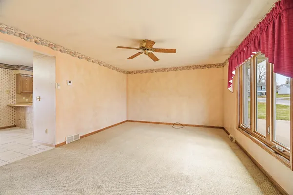 $229,900 | 321 Superior Street, Omro, WI 54963