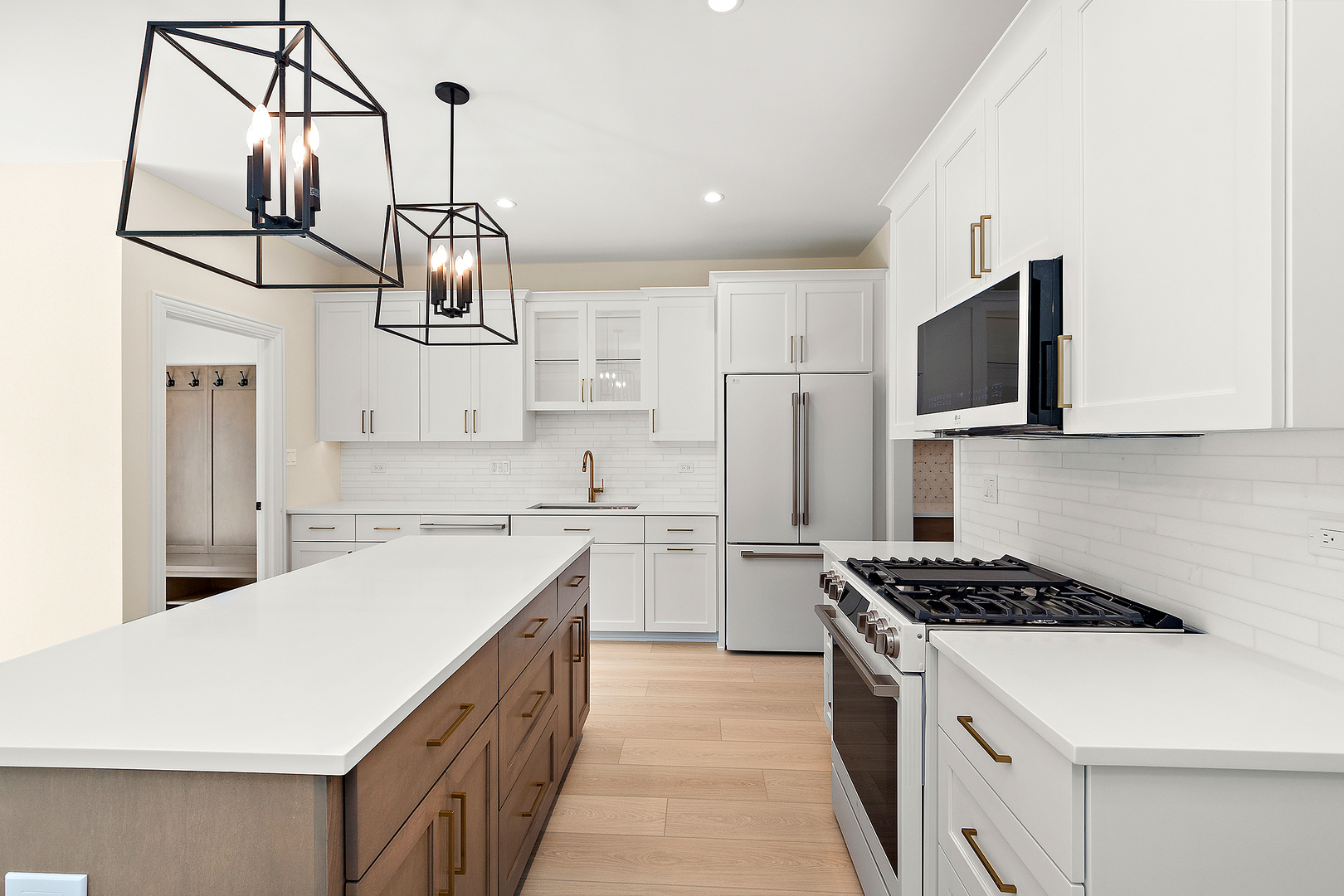 700 Czacki Street Lemont, IL 60439 - Photo 15 of 30 a kitchen with cabinets and appliances