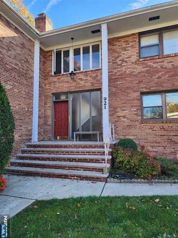 $1,950 | 911-921 Teaneck Road, Unit B1, Teaneck, NJ 07666