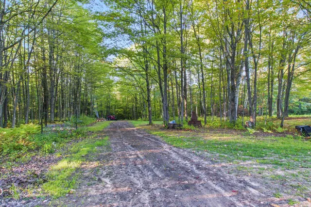 $549,900 | 282 Bay Hill Road, Northfield, NH 03276