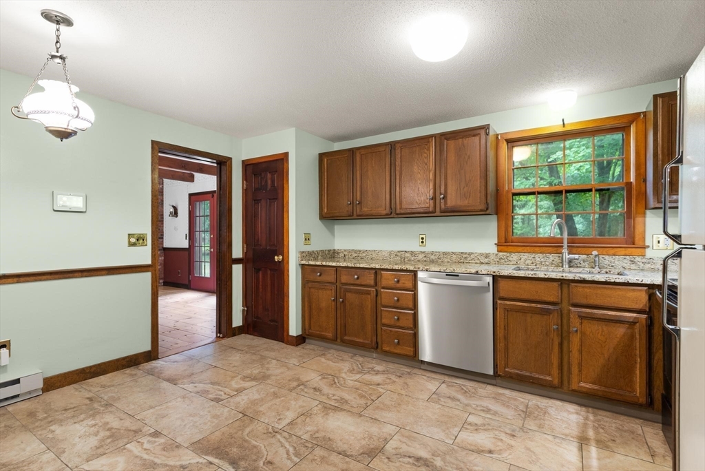 653 Townsend Road Groton, MA 01450 - Photo 11 of 42 Gallery Image 11
