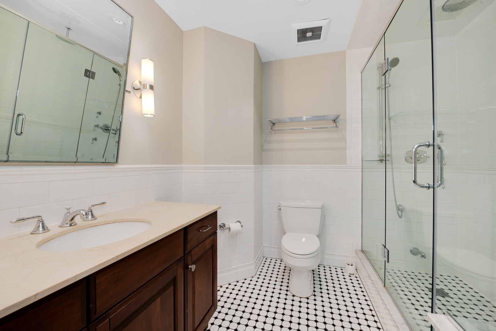 5556 North Sheridan Road, Unit 403 Chicago, IL 60640 - Photo 13 of 16