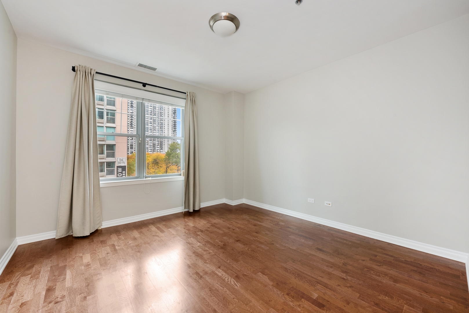 5556 North Sheridan Road, Unit 403 Chicago, IL 60640 - Photo 7 of 16