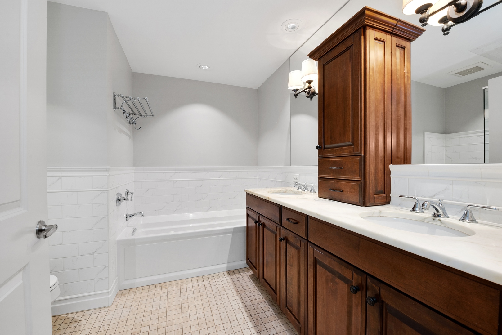 5556 North Sheridan Road, Unit 403 Chicago, IL 60640 - Photo 10 of 16