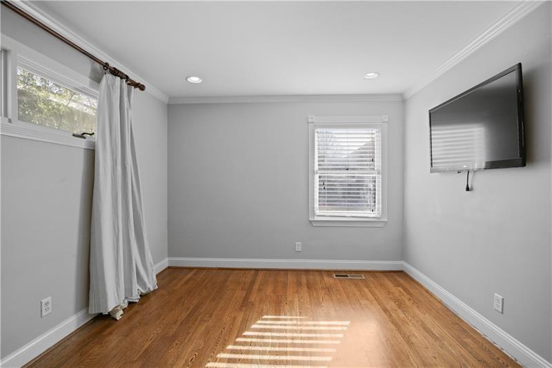 105 Spruell Springs Road Atlanta, GA 30342 - Photo 18 of 32
