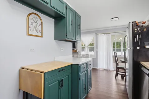 $329,900 | 1198 Arrowwood Court, Aurora, IL 60504