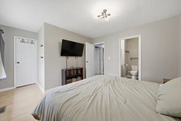 $329,900 | 1198 Arrowwood Court, Aurora, IL 60504