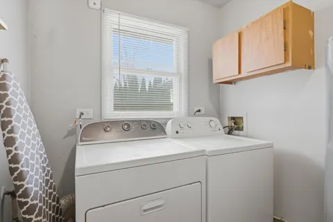 $329,900 | 1198 Arrowwood Court, Aurora, IL 60504