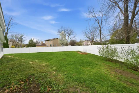 $329,900 | 1198 Arrowwood Court, Aurora, IL 60504