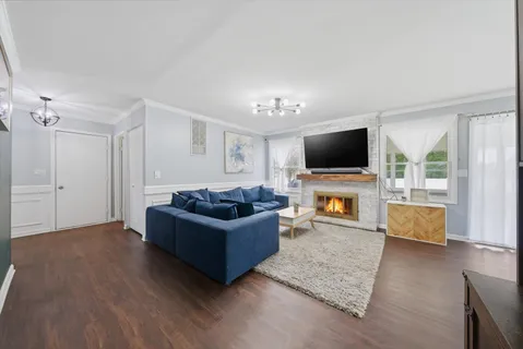 $329,900 | 1198 Arrowwood Court, Aurora, IL 60504