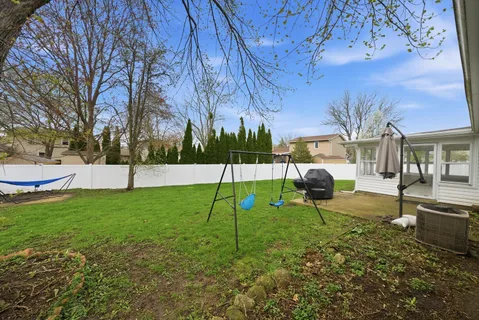 $329,900 | 1198 Arrowwood Court, Aurora, IL 60504