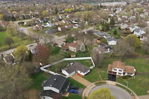 $329,900 | 1198 Arrowwood Court, Aurora, IL 60504