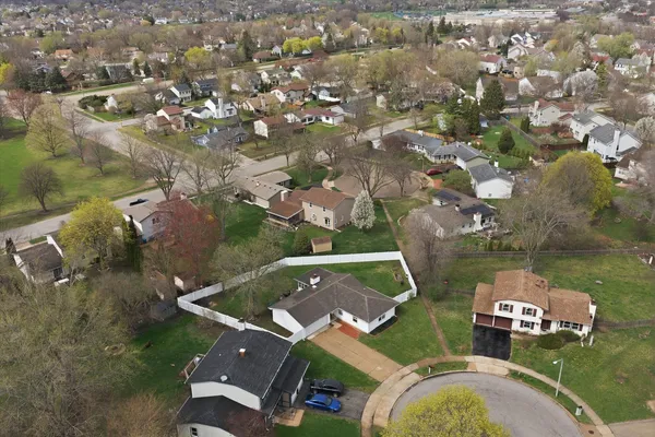 $329,900 | 1198 Arrowwood Court, Aurora, IL 60504