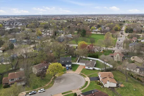 $329,900 | 1198 Arrowwood Court, Aurora, IL 60504