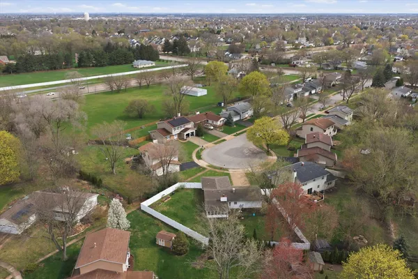 $329,900 | 1198 Arrowwood Court, Aurora, IL 60504