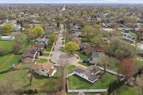 $329,900 | 1198 Arrowwood Court, Aurora, IL 60504