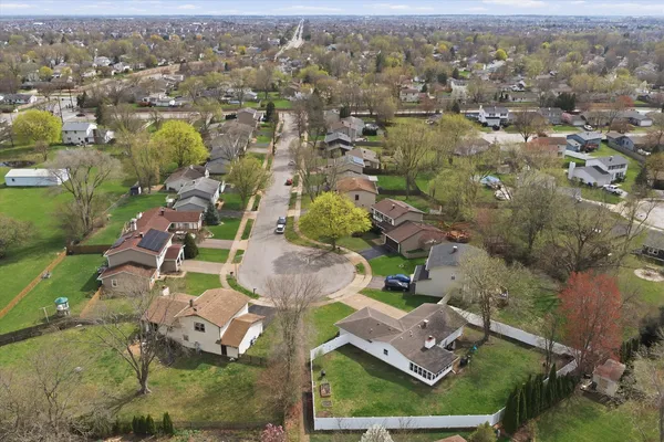 $329,900 | 1198 Arrowwood Court, Aurora, IL 60504