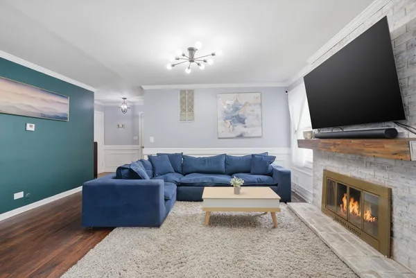 $329,900 | 1198 Arrowwood Court, Aurora, IL 60504