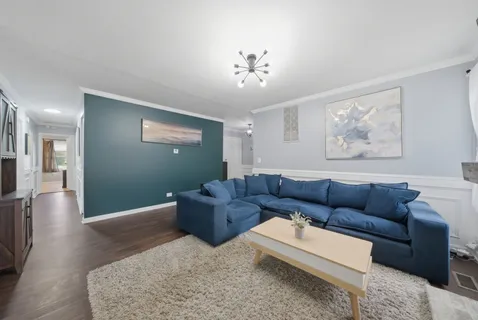 $329,900 | 1198 Arrowwood Court, Aurora, IL 60504