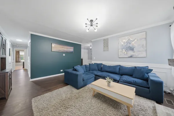 $329,900 | 1198 Arrowwood Court, Aurora, IL 60504