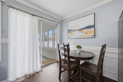 $329,900 | 1198 Arrowwood Court, Aurora, IL 60504