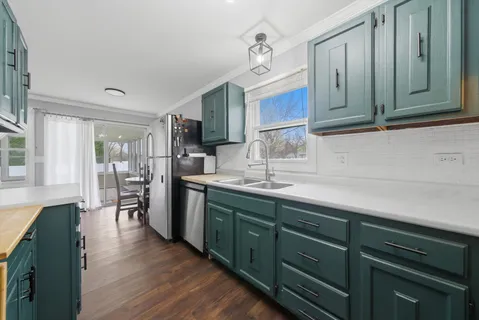 $329,900 | 1198 Arrowwood Court, Aurora, IL 60504