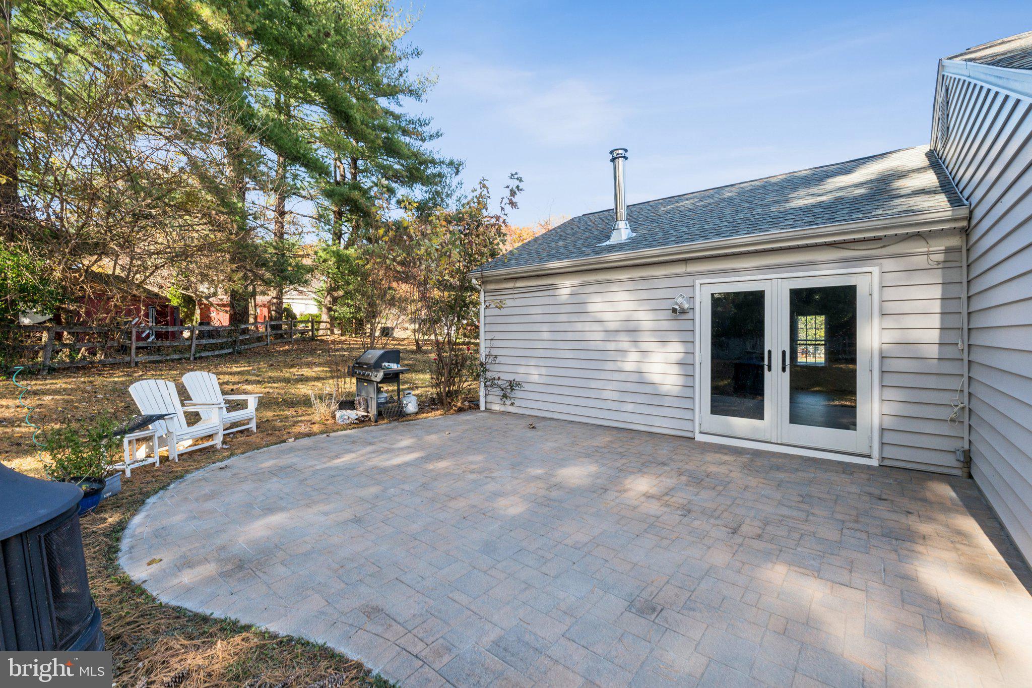 8124 Seneca View Drive Gaithersburg, MD 20882 - Photo 35 of 37 a view of a house with backyard and sitting area