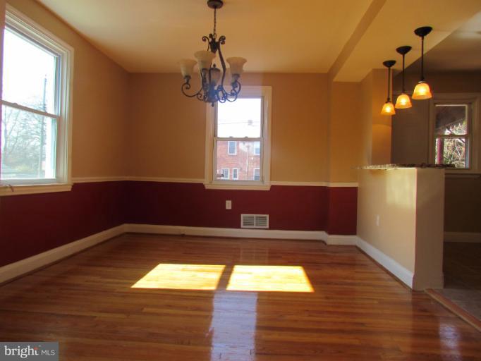 5400 Sagra Road Baltimore, MD 21239 - Photo 4 of 25 Dining Room