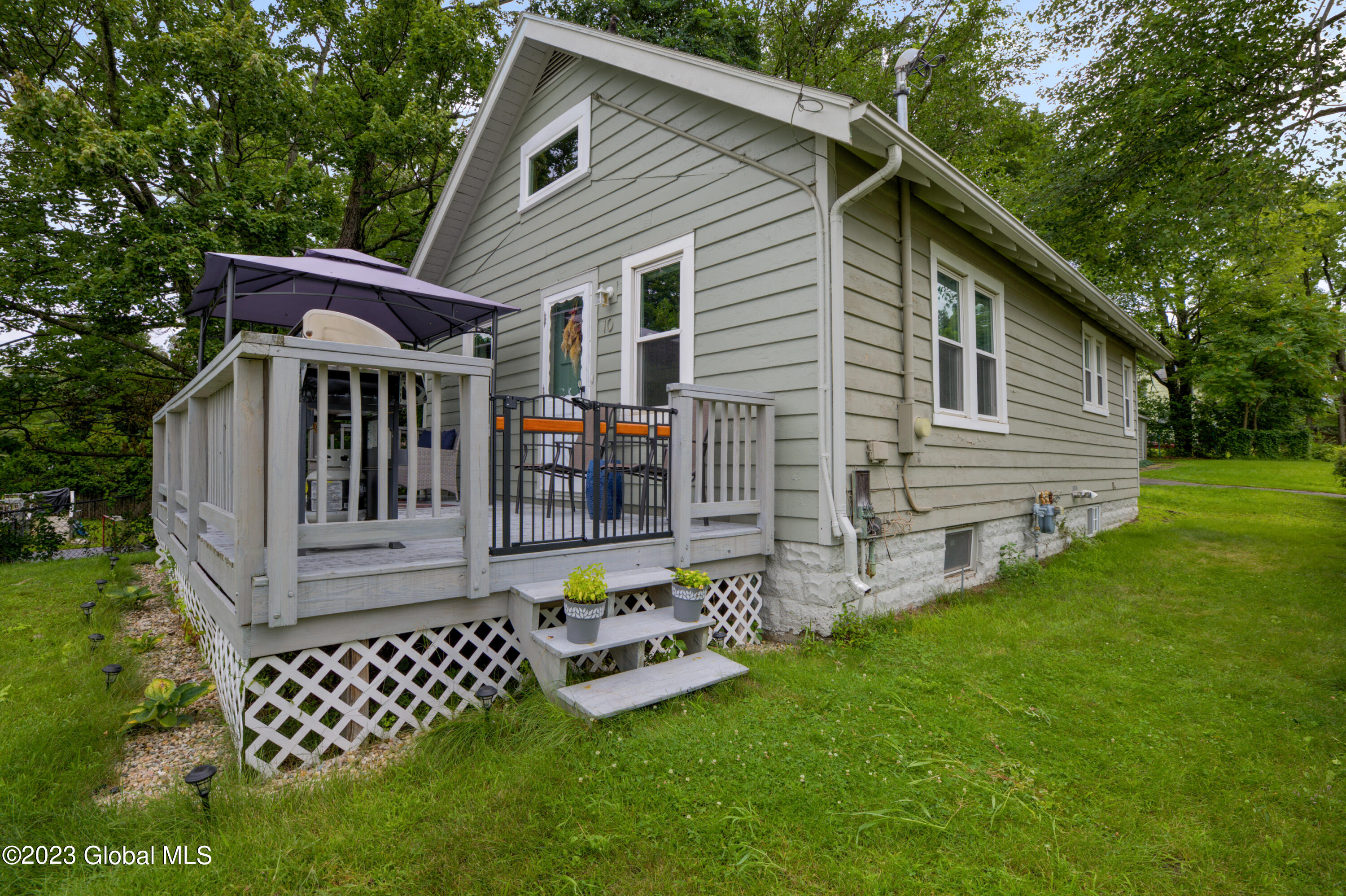 10 Gipp Road Guilderland, NY 12203 - Photo 2 of 24 Front