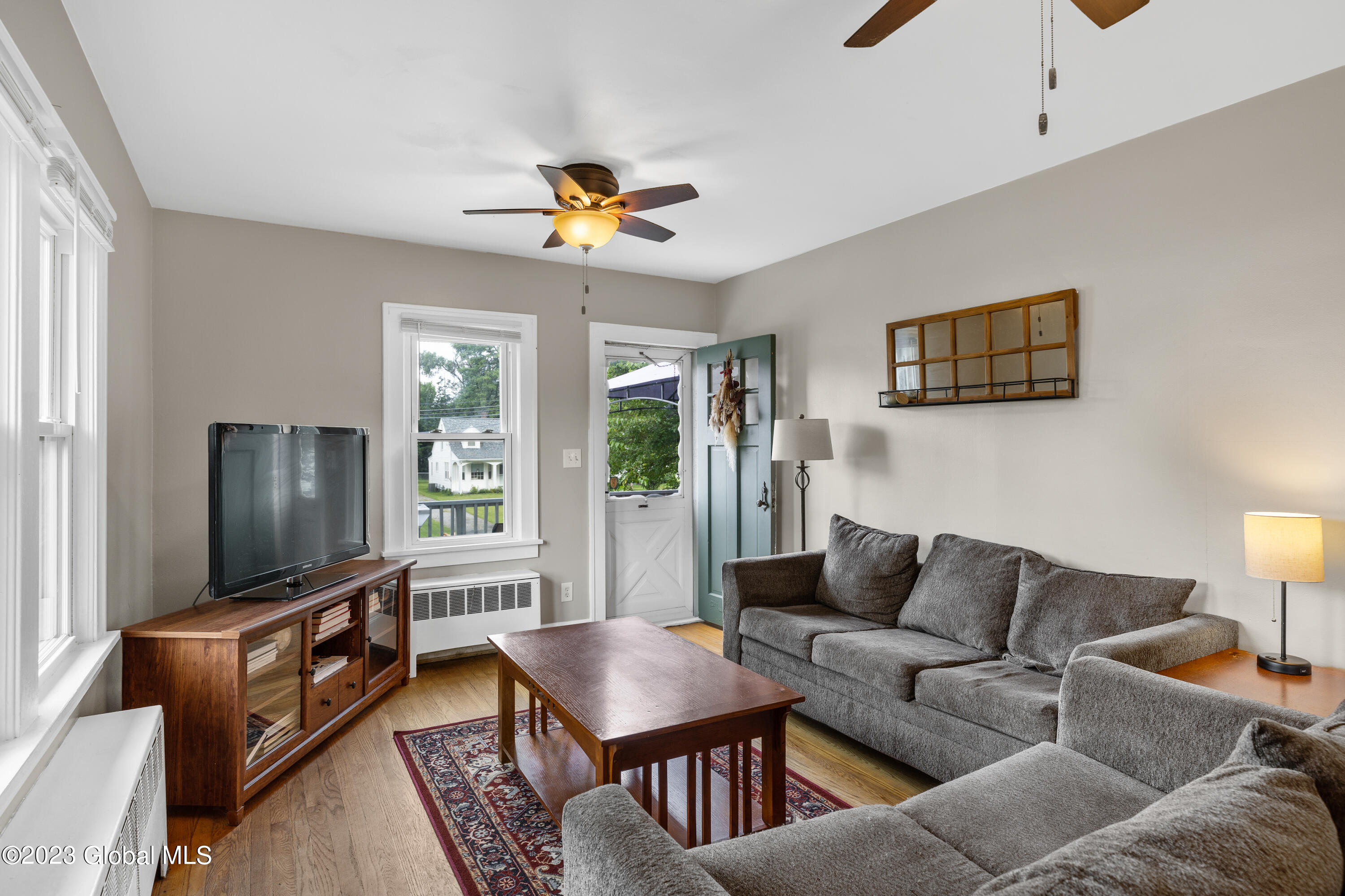 10 Gipp Road Guilderland, NY 12203 - Photo 4 of 24 Living Room