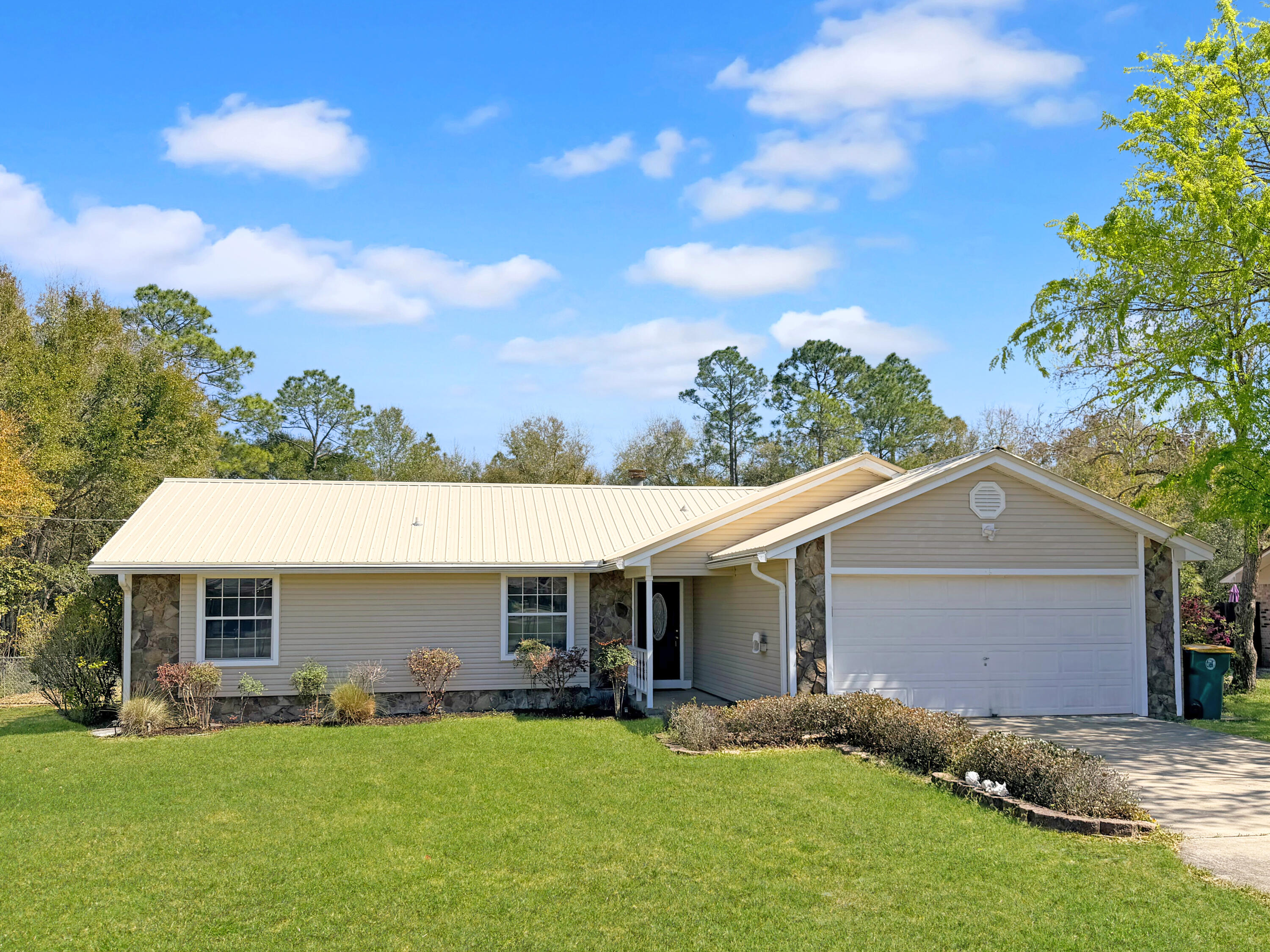 5555 Galaxy Drive Crestview, FL 32539 - Photo 1 of 22 IMG_5101