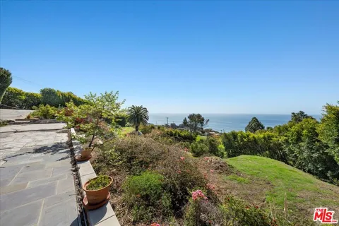 $2,500,000 | 4755 Avenida Del Mar, Malibu, CA 90265