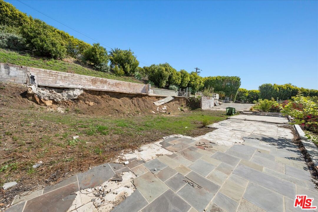 4755 Avenida Del Mar Malibu, CA 90265 - Photo 13 of 35