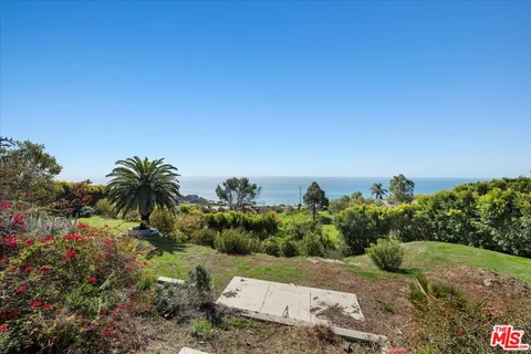 $2,500,000 | 4755 Avenida Del Mar, Malibu, CA 90265
