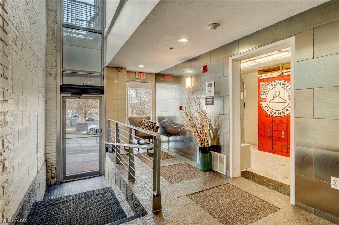 1237 Washington Avenue, Unit 1110 Cleveland, OH 44113 - Photo 27 of 28 View of entrance to property