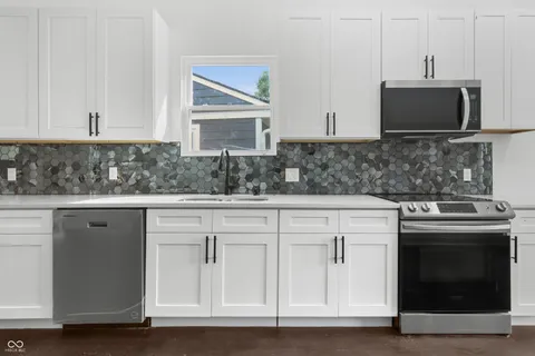 $320,000 | 3251 Sutherland Avenue, Indianapolis, IN 46205