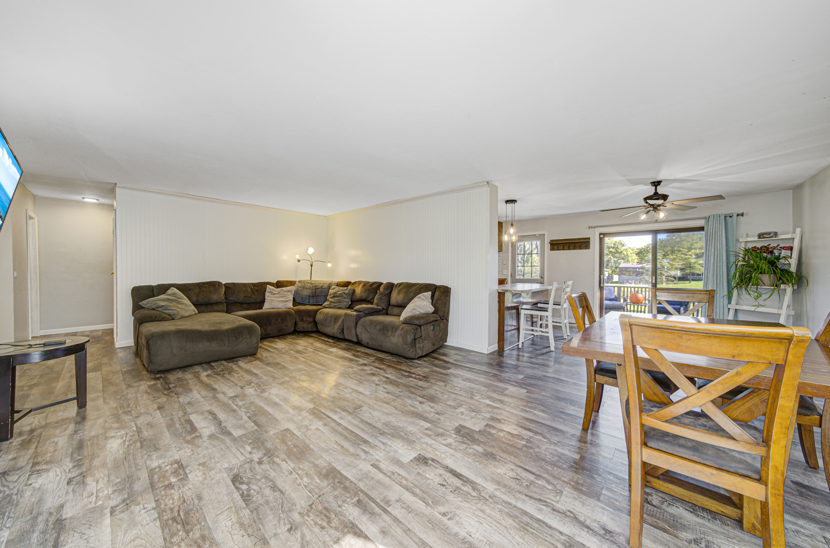 22729 Frederick Road Steger, IL 60475 - Photo 4 of 33 Gallery Image 4