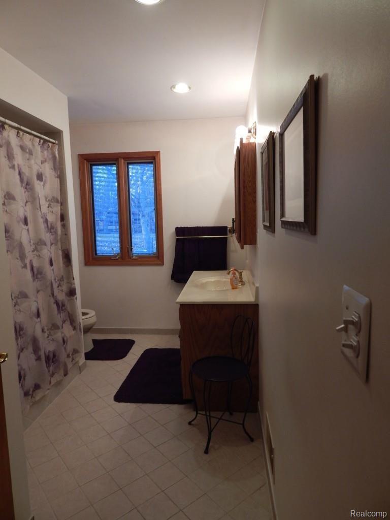9219 Newburgh Road Livonia, MI 48150 - Photo 25 of 54 DSCN0073.jpg