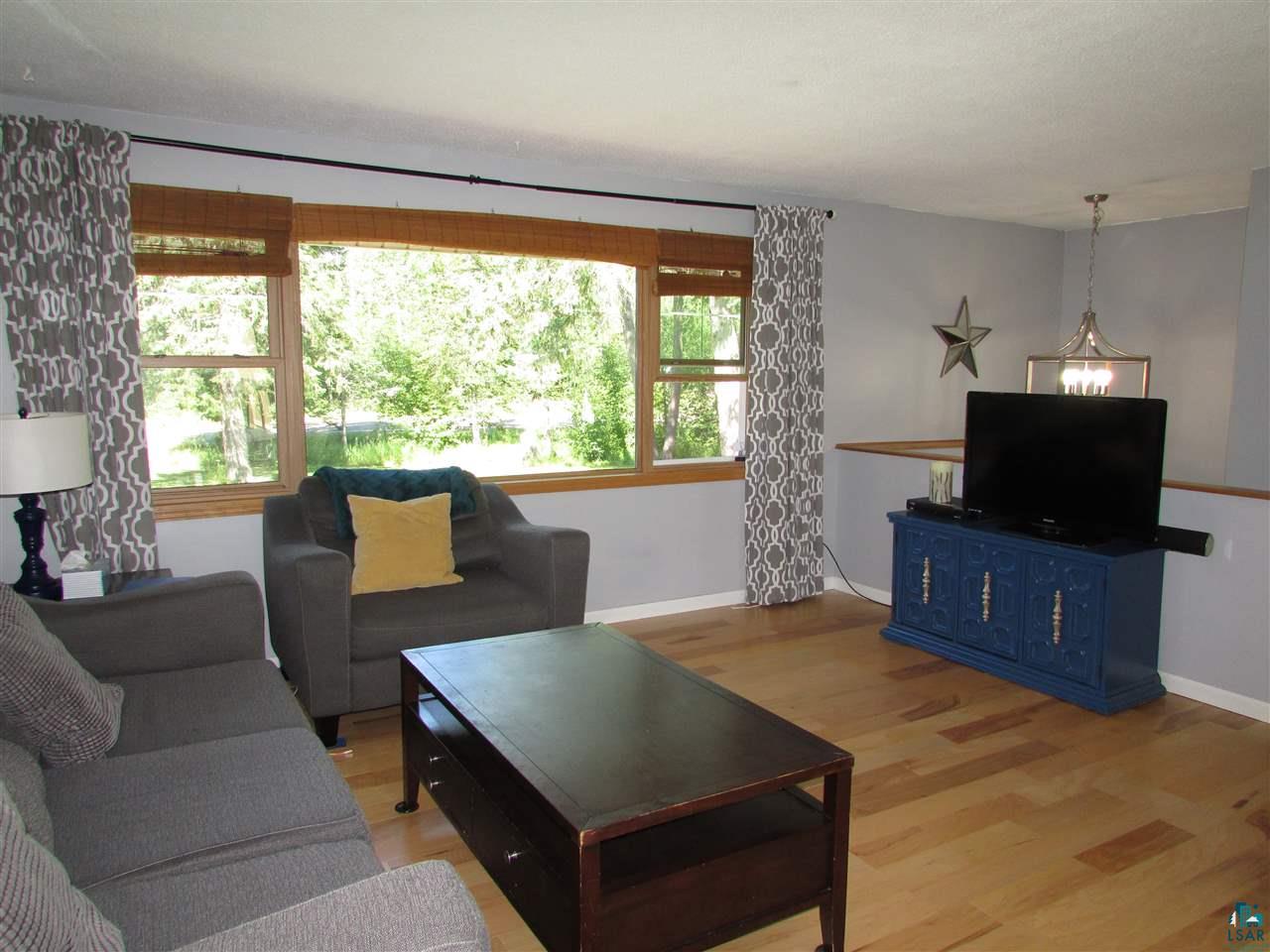 5392 Midway Road Duluth, MN 55811 - Photo 9 of 31 Living room