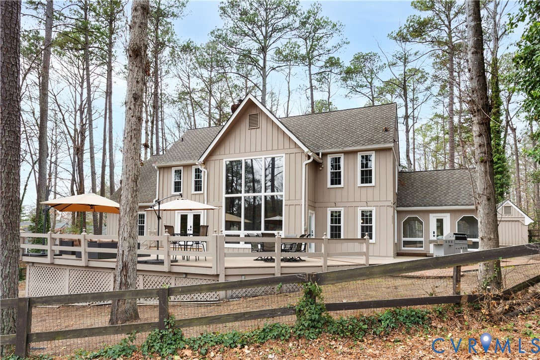 front view of house with a yard