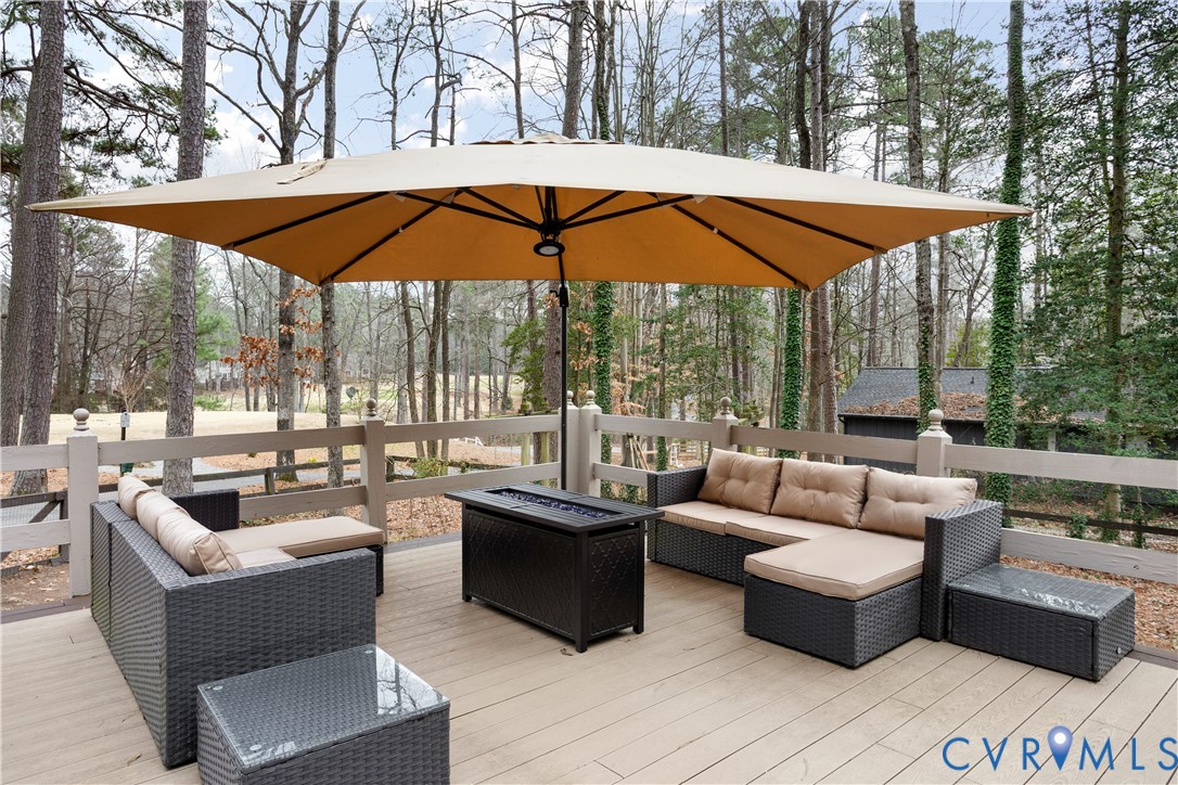 3613 Stoney Ridge Road Midlothian, VA 23112 - Photo 41 of 50 a patio with patio a couch and chairs